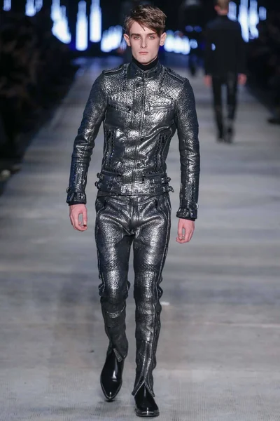 Look 27